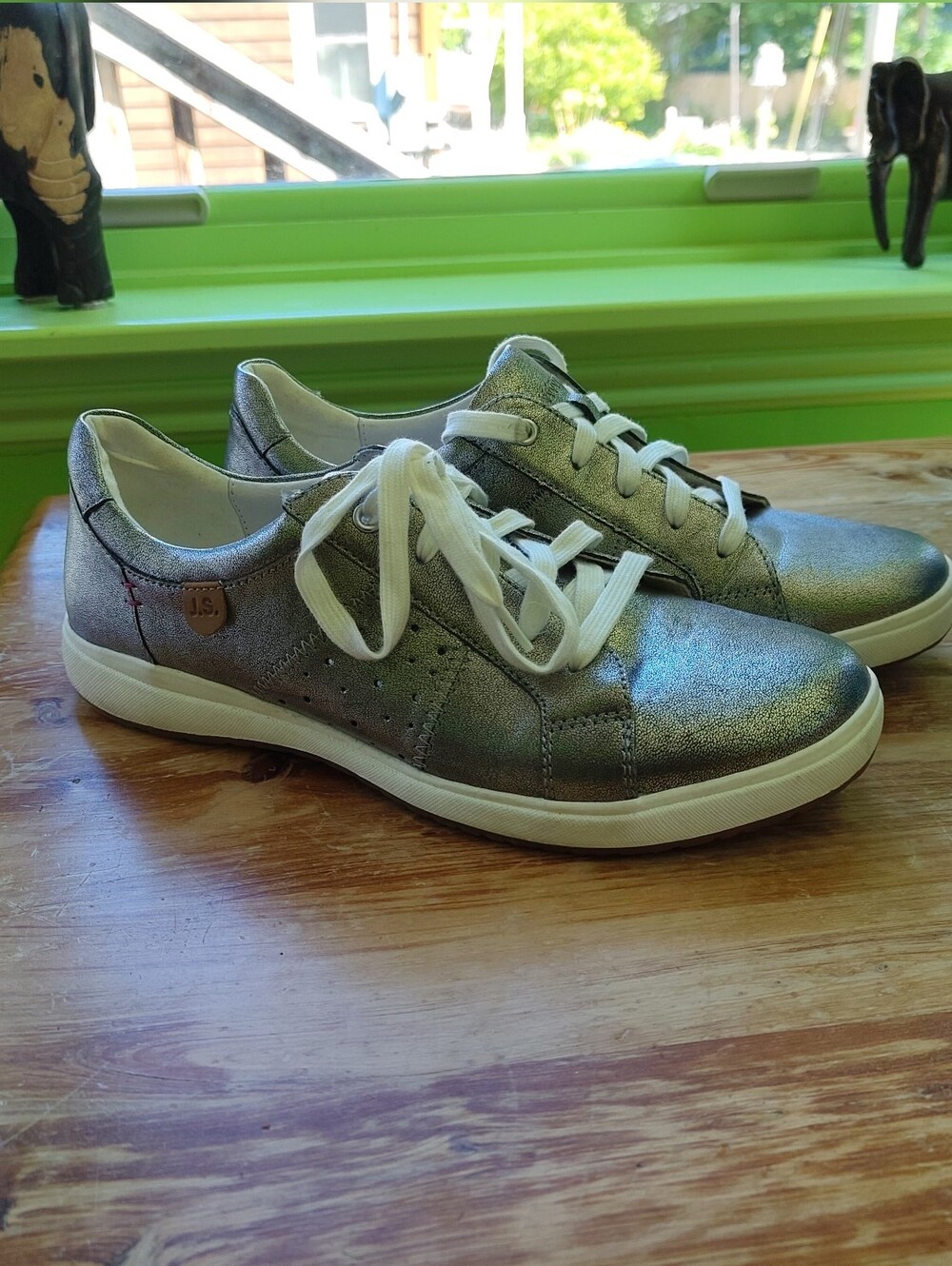 Josef Seibel Caren 01 Women's Metallic Silver Lace-Up Sneakers